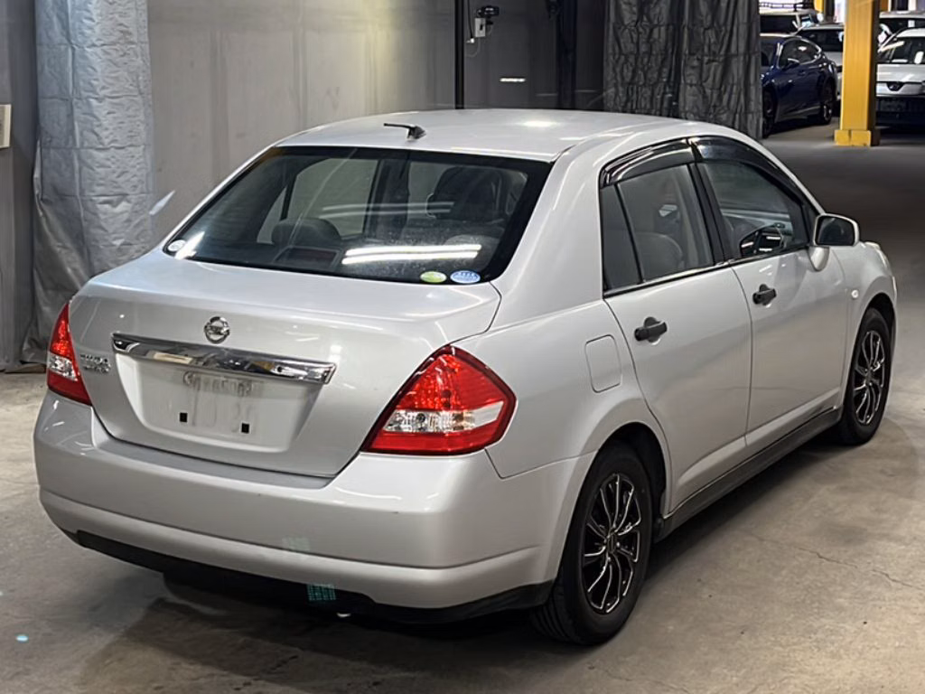 NISSAN TIIDA LATIO