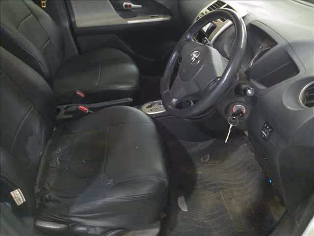 TOYOTA IST