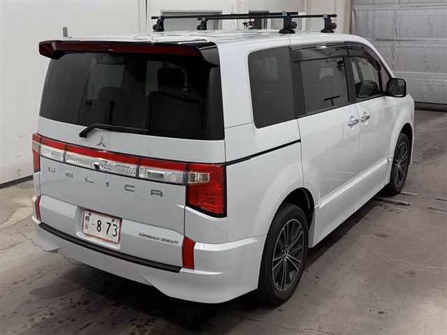 MITSUBISHI DELICA D:5
