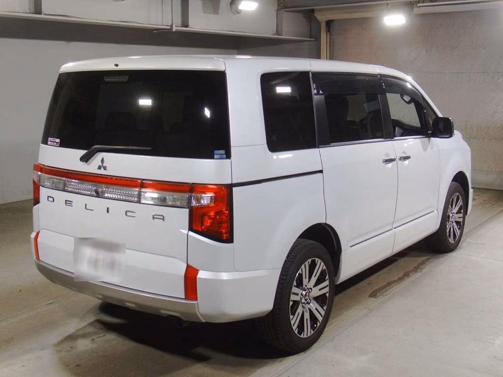 MITSUBISHI DELICA D:5