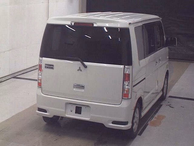 MITSUBISHI TOWN BOX