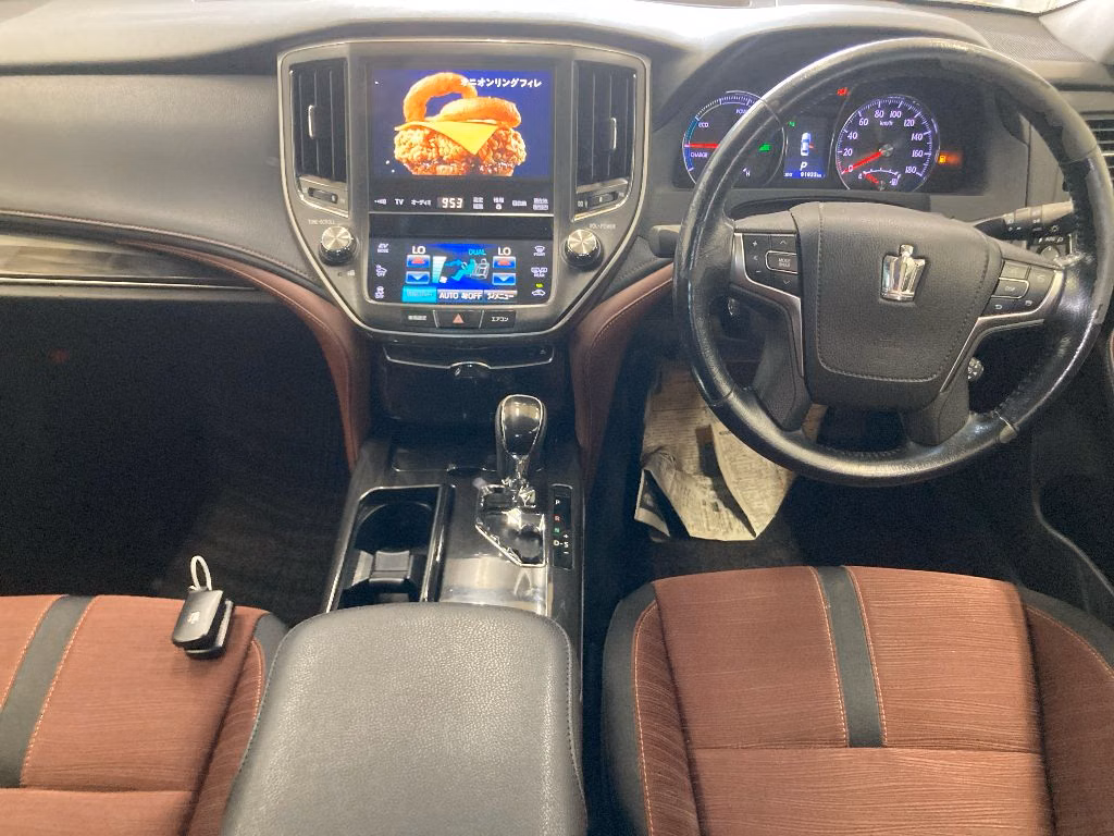 TOYOTA CROWN
