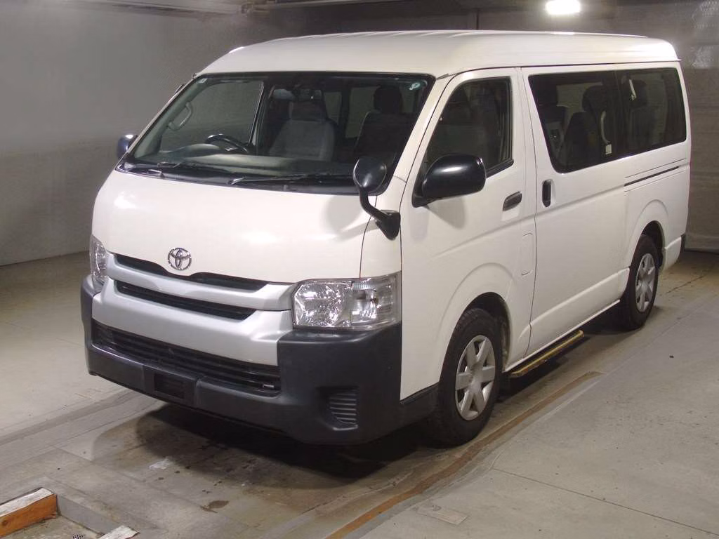 TOYOTA HIACE