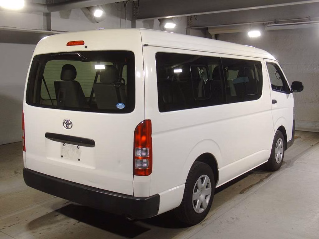 TOYOTA HIACE