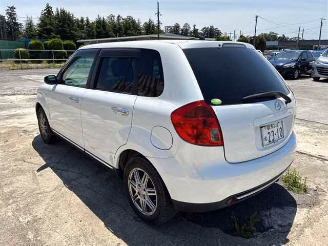 MAZDA VERISA