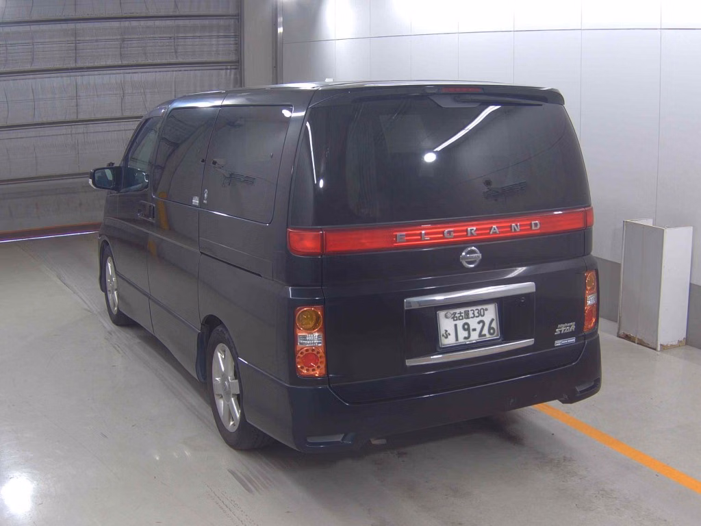 NISSAN ELGRAND