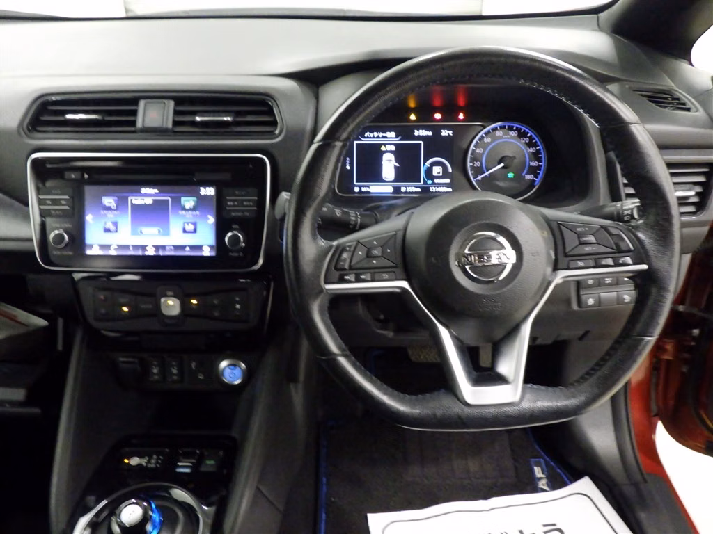 NISSAN LEAF