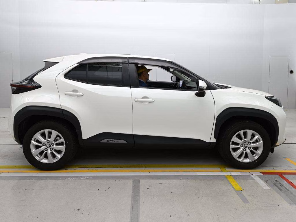 TOYOTA YARIS CROSS
