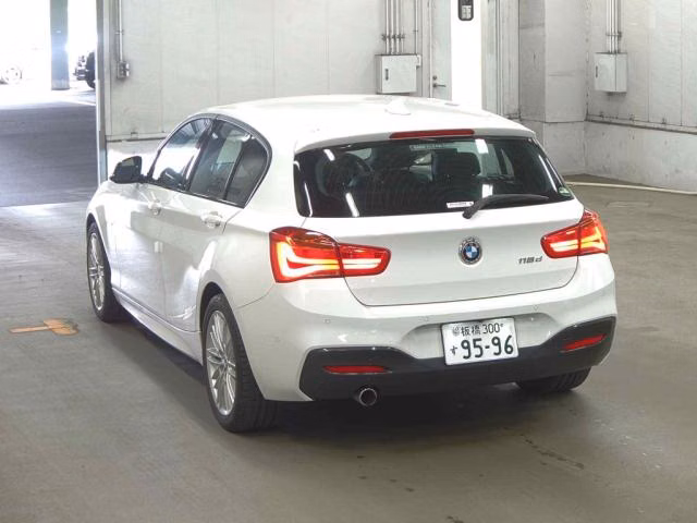 BMW 1-SERIES