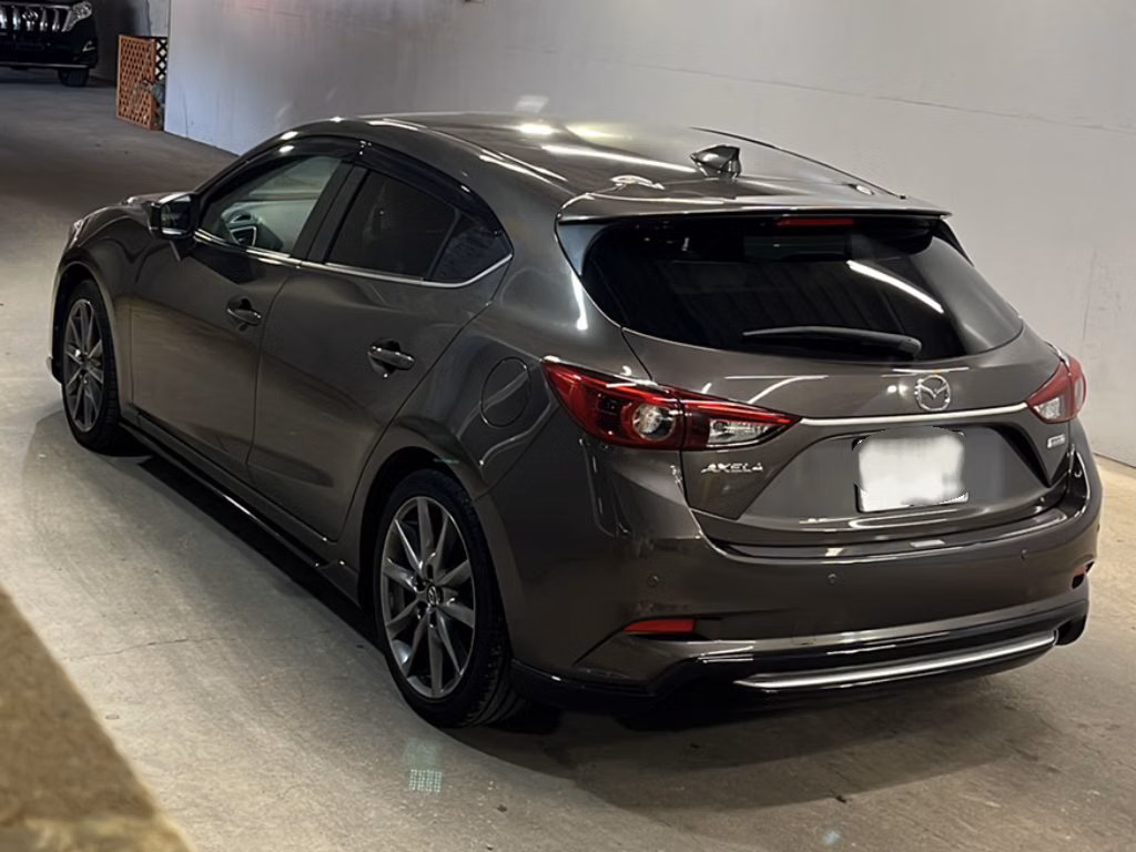 MAZDA AXELA