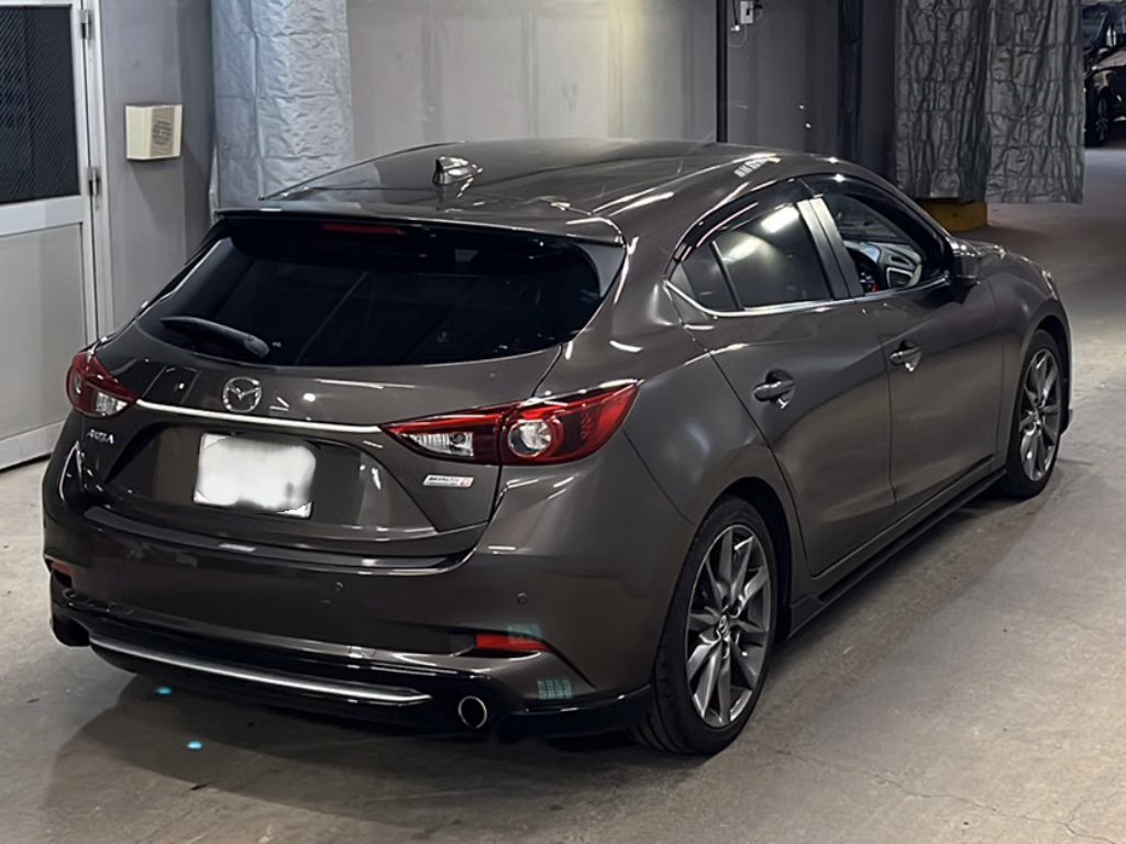 MAZDA AXELA