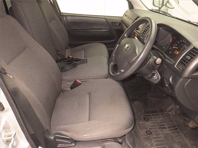TOYOTA REGIUS ACE
