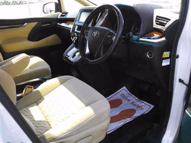TOYOTA VELLFIRE