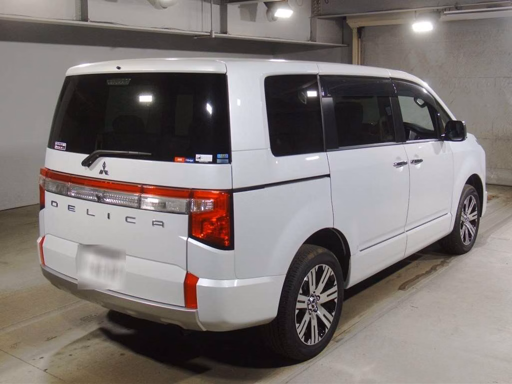 MITSUBISHI DELICA D:5