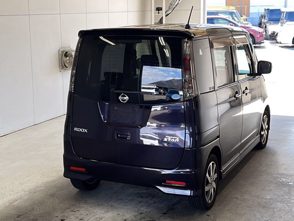 NISSAN ROOX