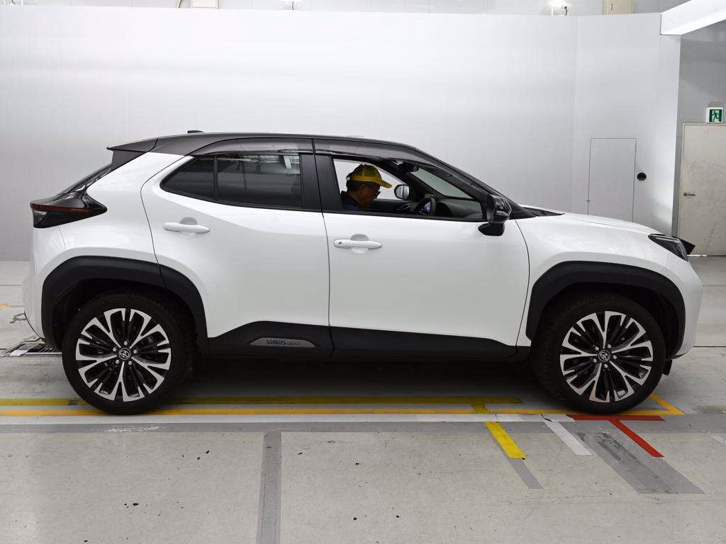 TOYOTA YARIS CROSS