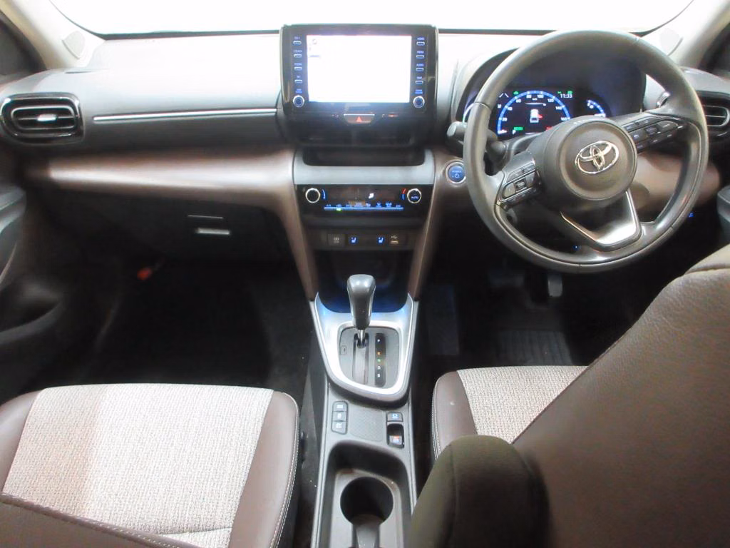 TOYOTA YARIS CROSS