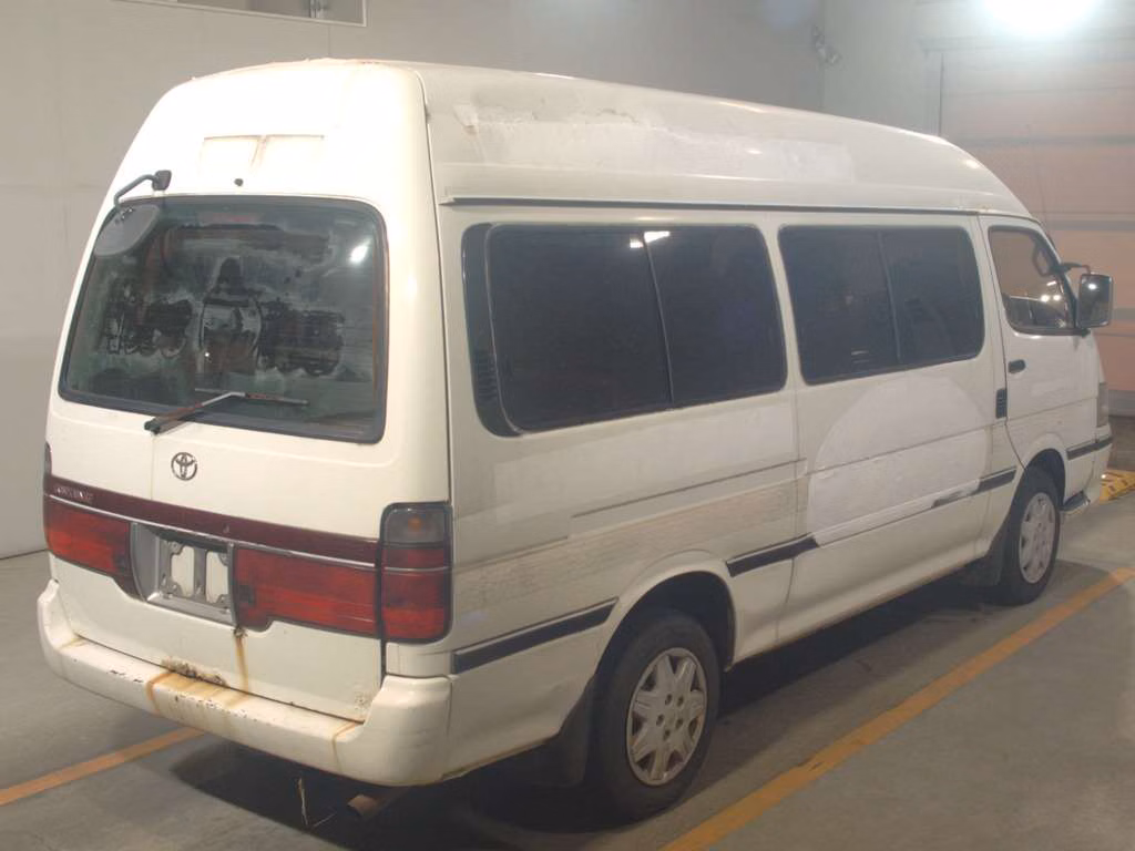 TOYOTA HIACE