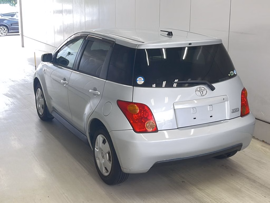 TOYOTA IST