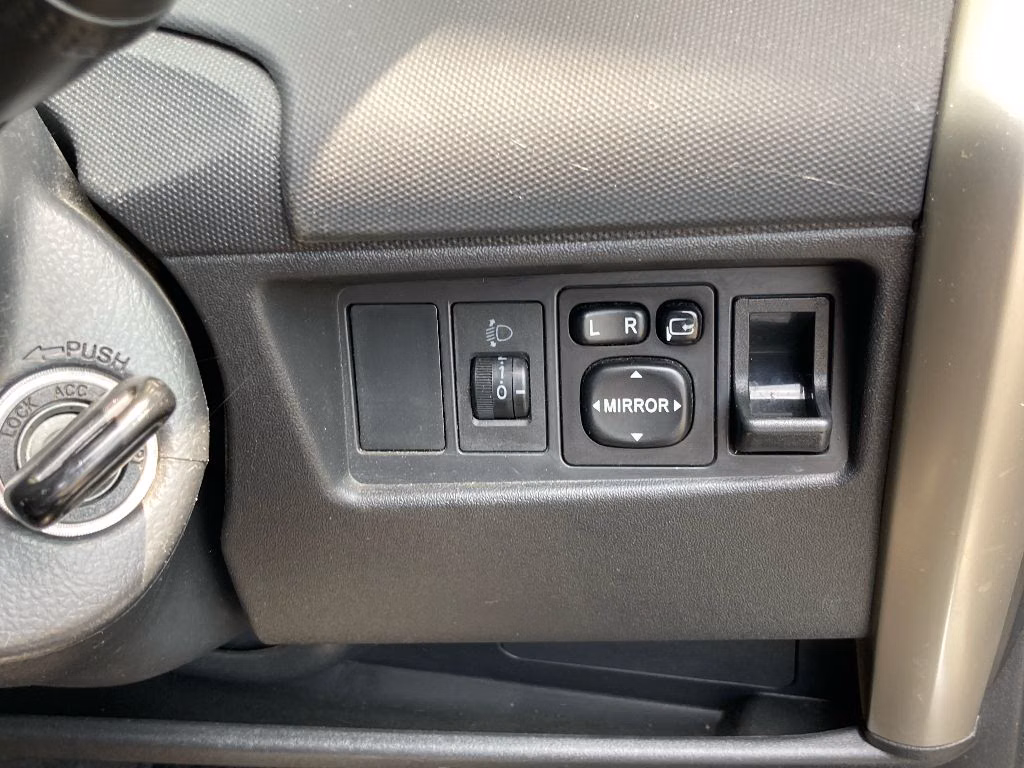 TOYOTA IST