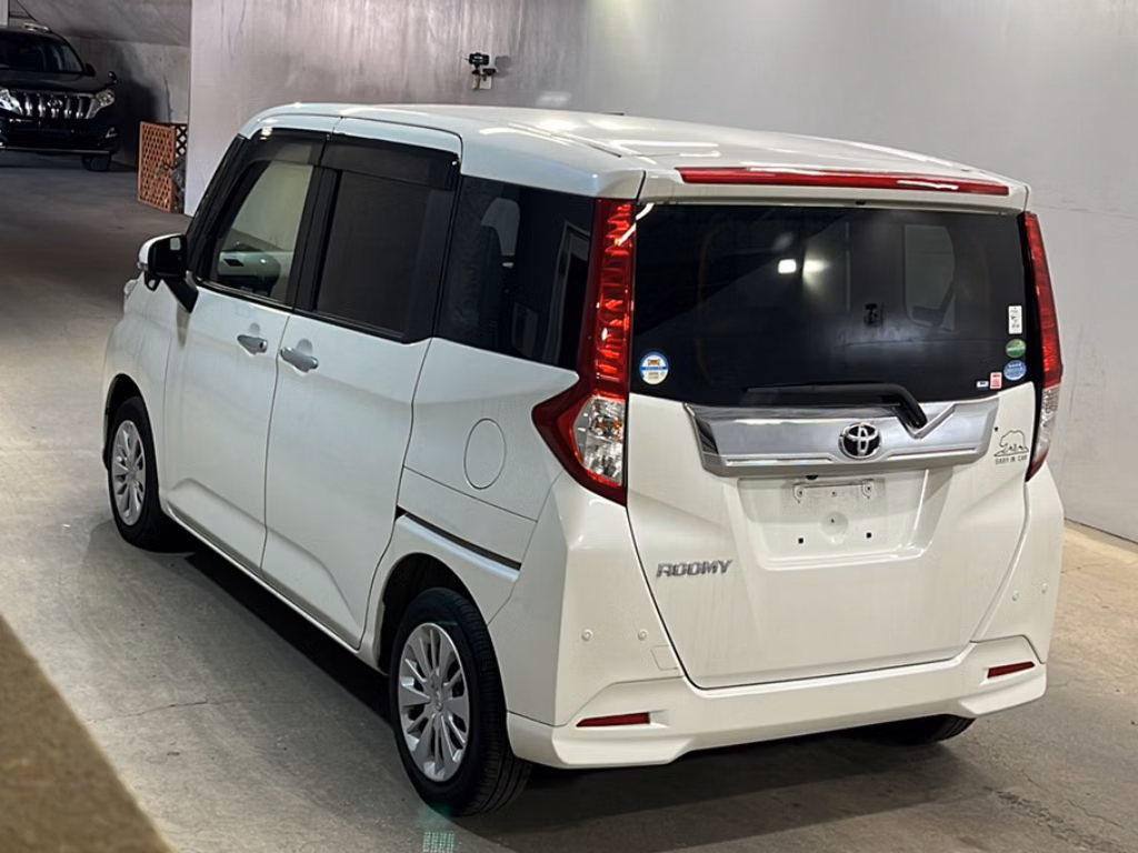 TOYOTA ROOMY