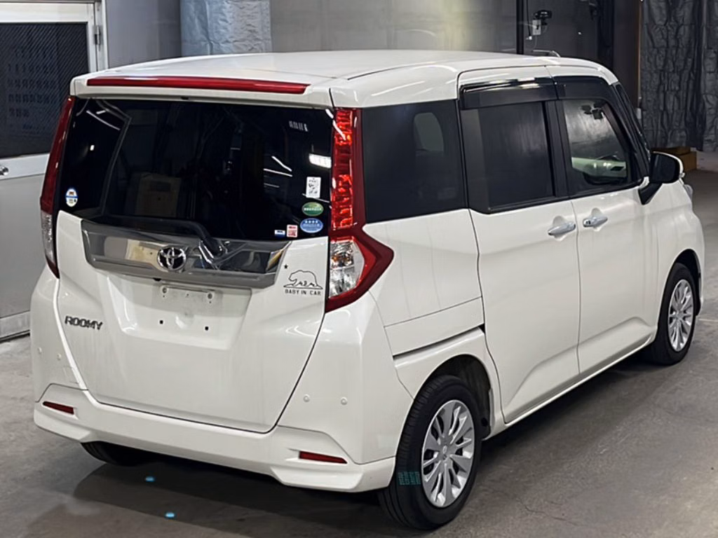 TOYOTA ROOMY
