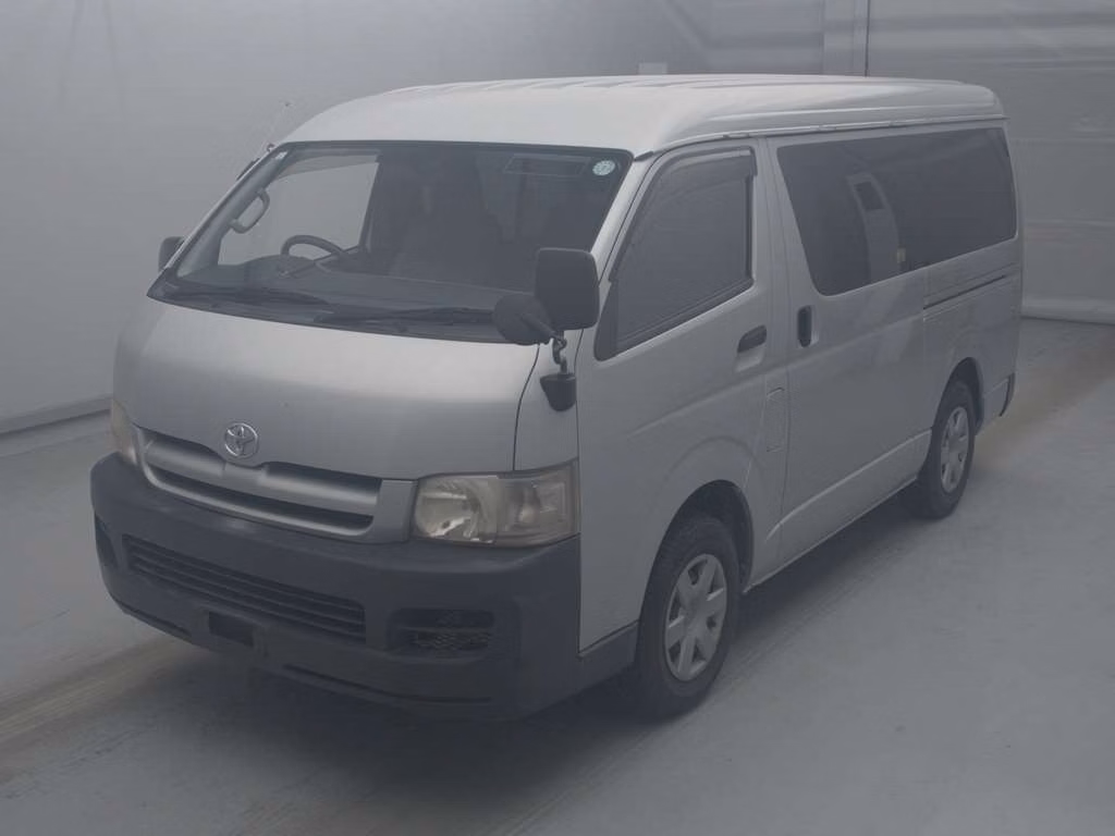 TOYOTA HIACE