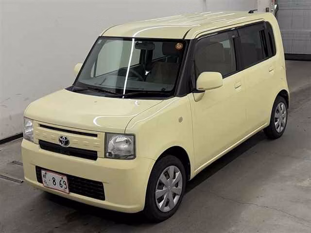 TOYOTA PIXIS SPACE