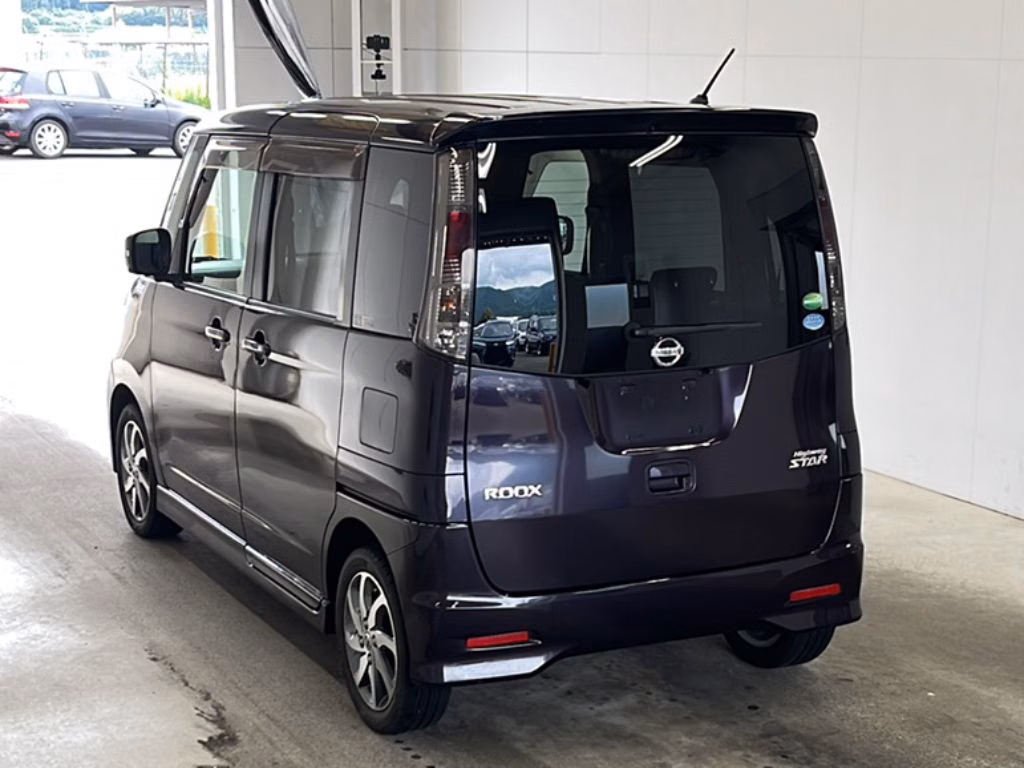 NISSAN ROOX