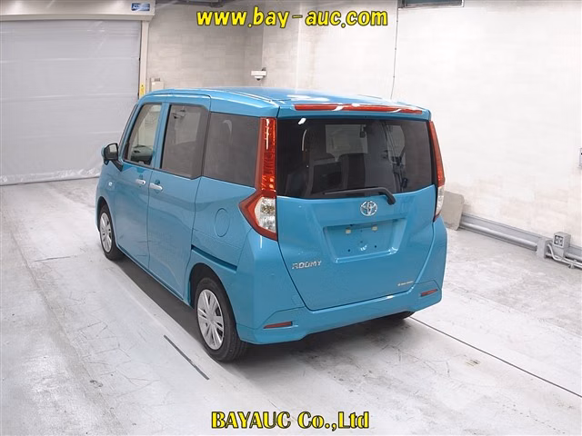 TOYOTA ROOMY