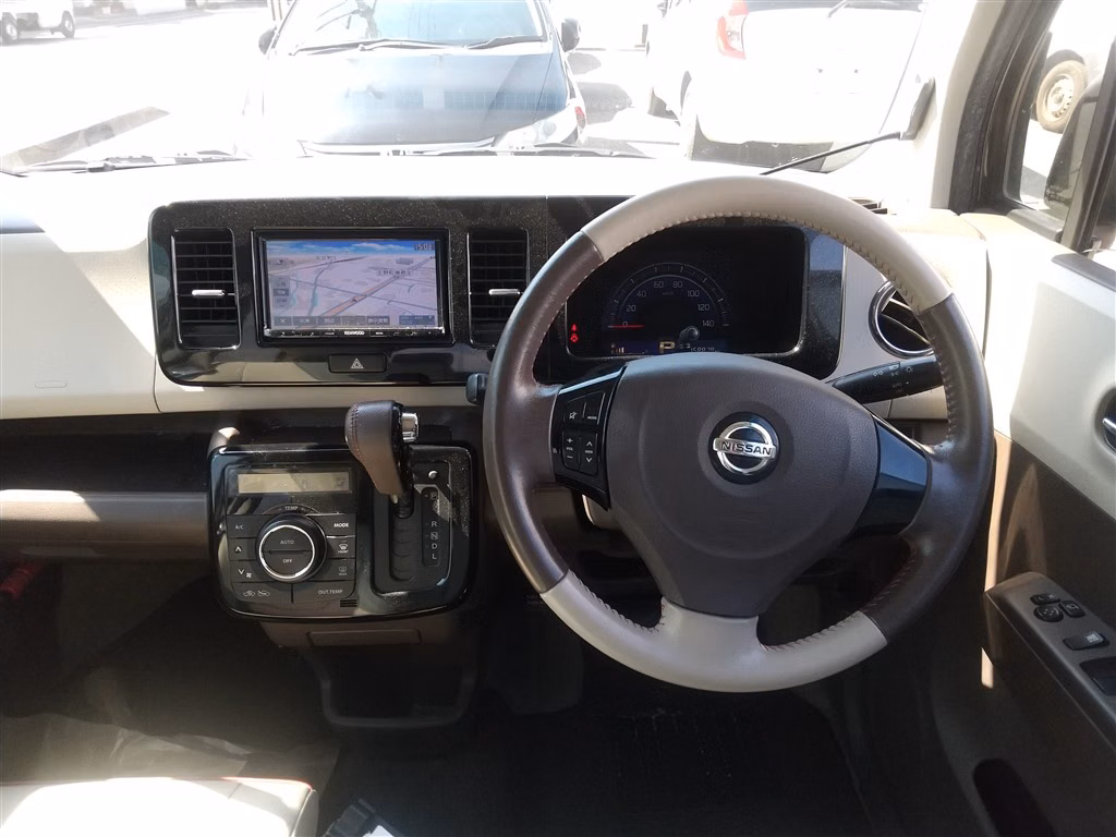 NISSAN MOCO