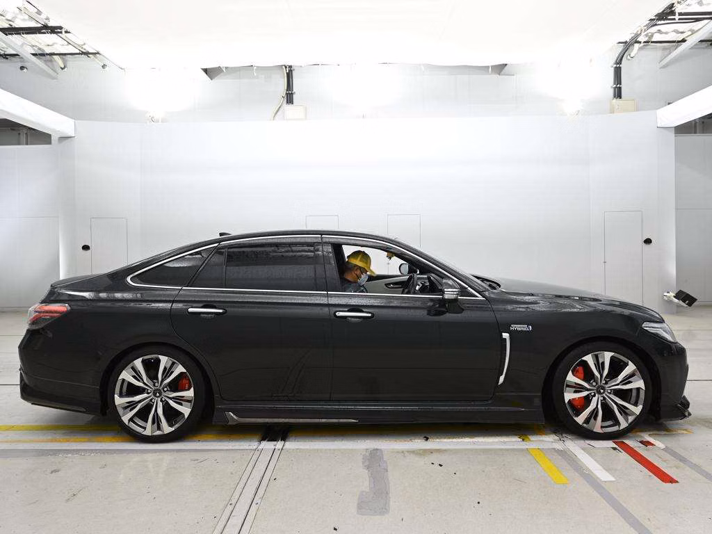 TOYOTA CROWN