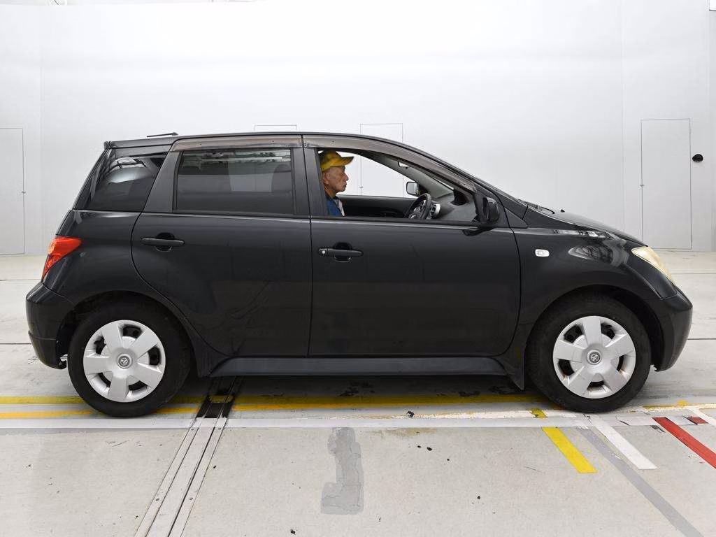 TOYOTA IST
