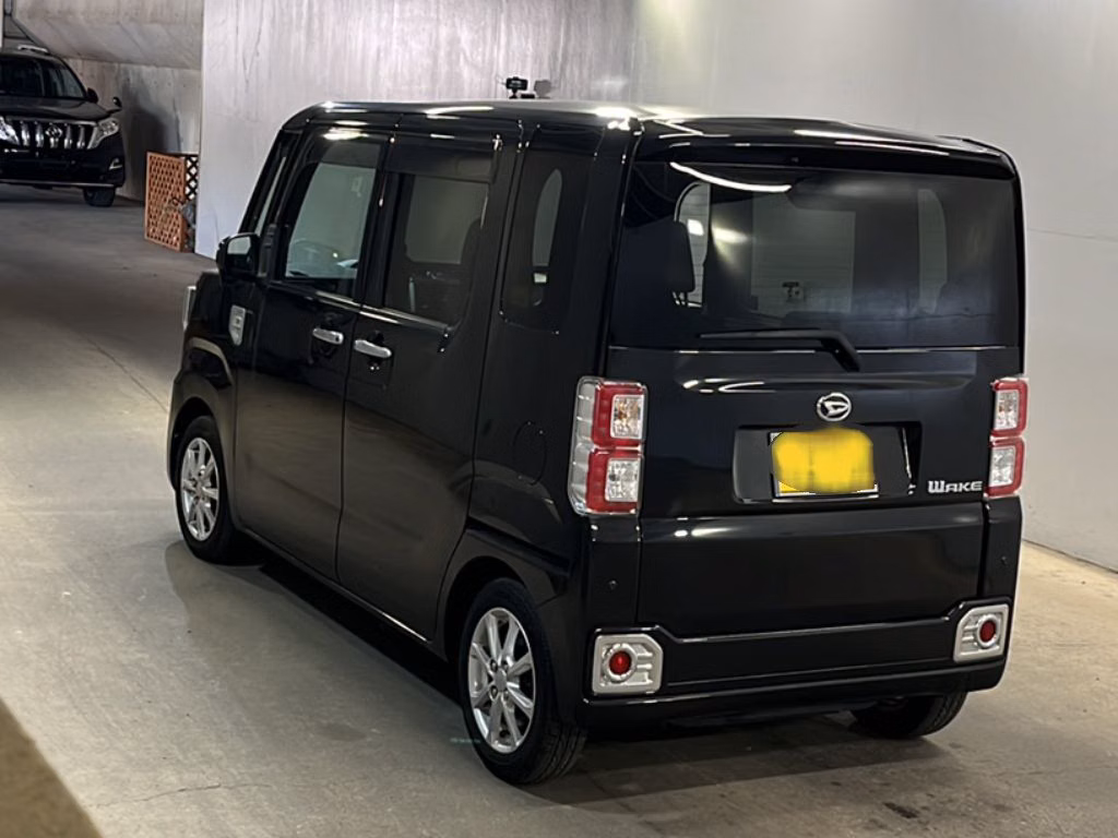 DAIHATSU WAKE
