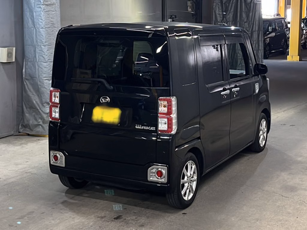 DAIHATSU WAKE