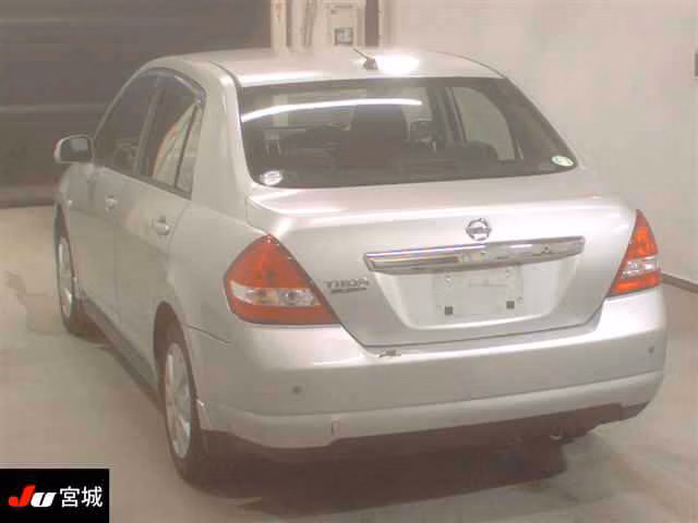 NISSAN TIIDA LATIO