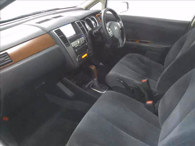NISSAN TIIDA LATIO