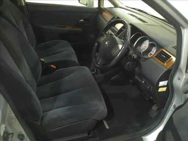 NISSAN TIIDA LATIO