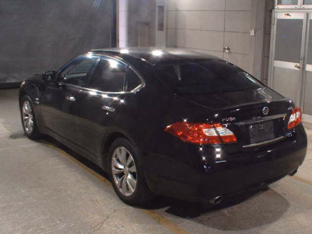 NISSAN FUGA