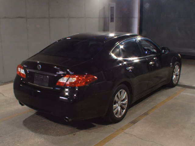 NISSAN FUGA