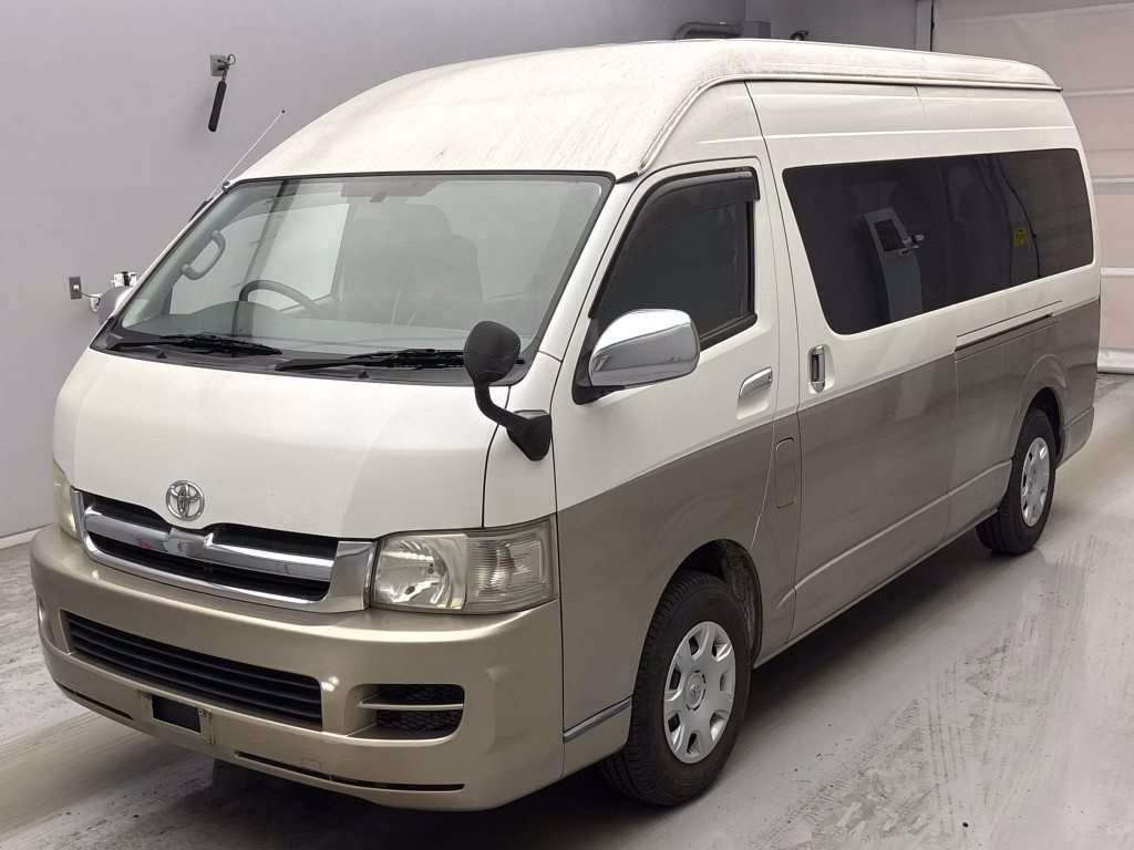 TOYOTA HIACE