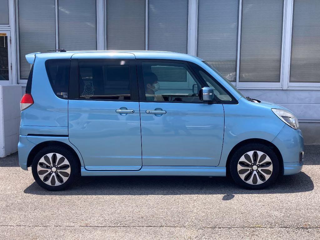 MITSUBISHI DELICA D:2