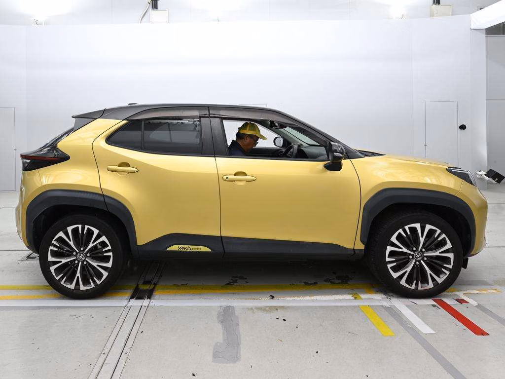 TOYOTA YARIS CROSS