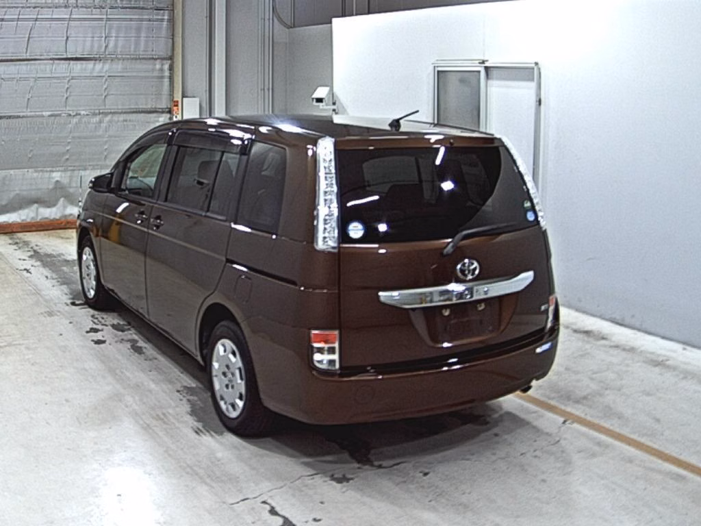 TOYOTA ISIS