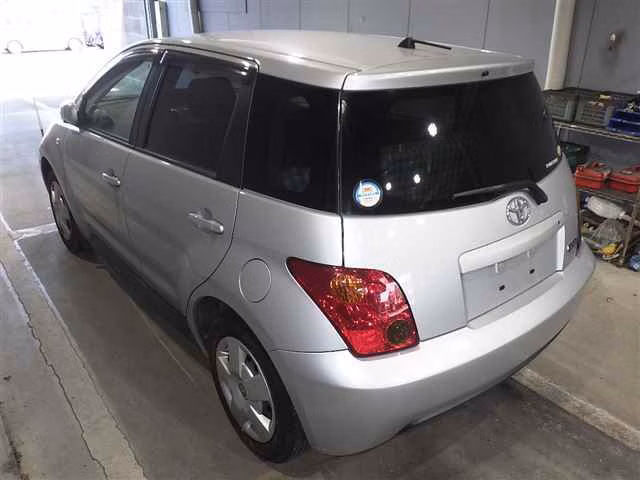 TOYOTA IST