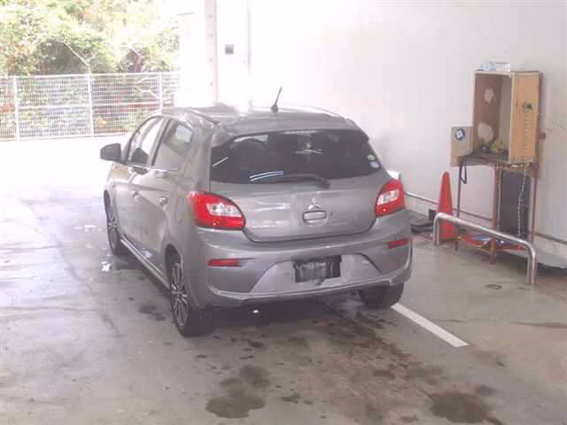 MITSUBISHI MIRAGE