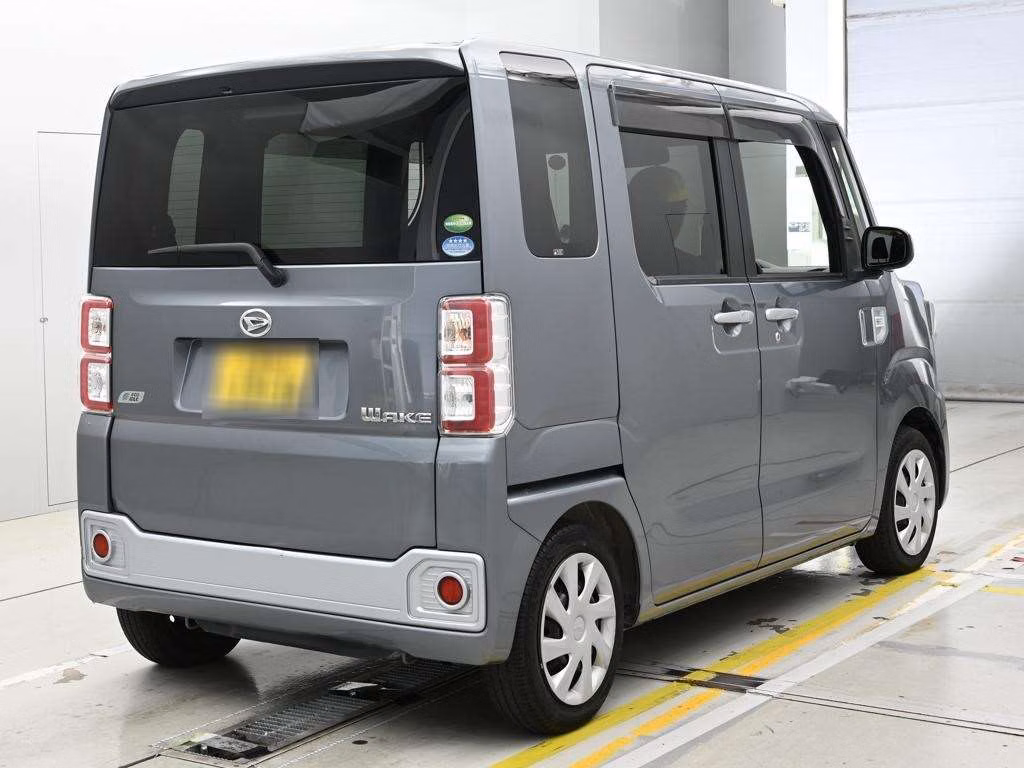 DAIHATSU WAKE
