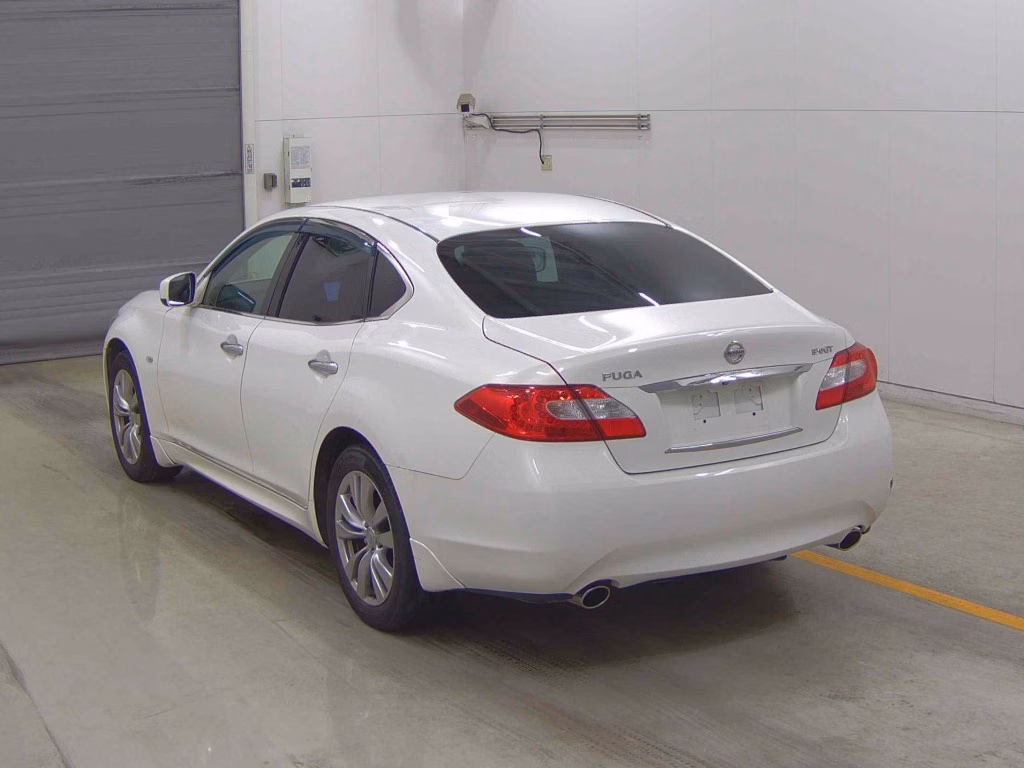NISSAN FUGA