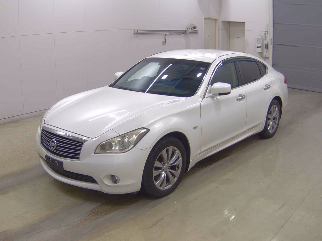 NISSAN FUGA