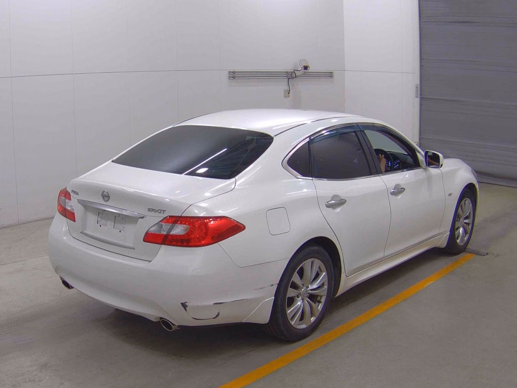 NISSAN FUGA